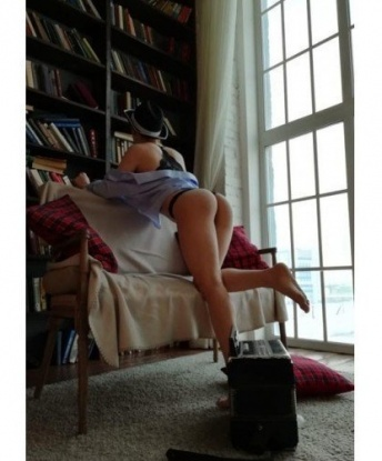 Нежная 🌸 и опытная 💋 индивидуалка приглашает в свои объятия! Я готова окунуть тебя в мир страсти и наслаждения.🔥
Создам атмосферу уюта и релакса, где каждая минута будет наполнена наслаждением и непередаваемыми эмоциями.🌌
У меня ты найдешь роскошь и стиль, деликатность и страсть в каждом моем прикосновении. 💫
Мои услуги охватывают все твои желания и фантазии: классический секс, оральные ласки, эротический массаж и многое другое. 😈
Мои фото не требуют дополнительных комментариев – я настоящая черная кошка, готовая растопить твоё сердце. 💣
Все мои гости остаются довольным и возвращаются ко мне снова и снова! Поэтому, если ты находишься в Москве, не упусти возможность окунуться в волшебный мир страсти со мной. Обещаю, ты не пожалеешь! 😉 Лариса